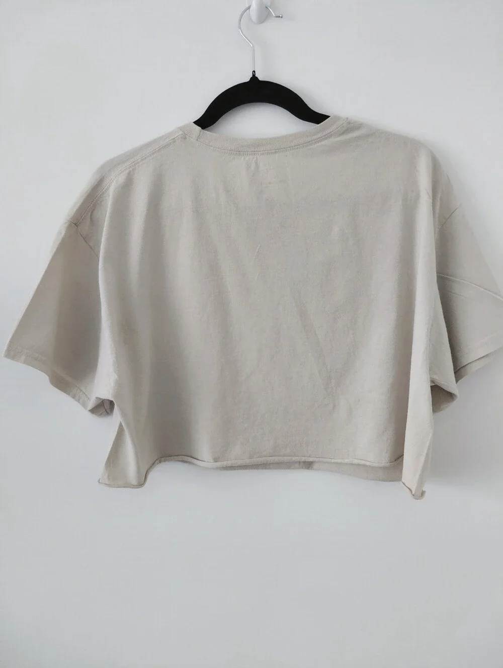 Hello Kitty Leopard Print Crop Tee in Cream with Pink Bow - Picture 5 of 6